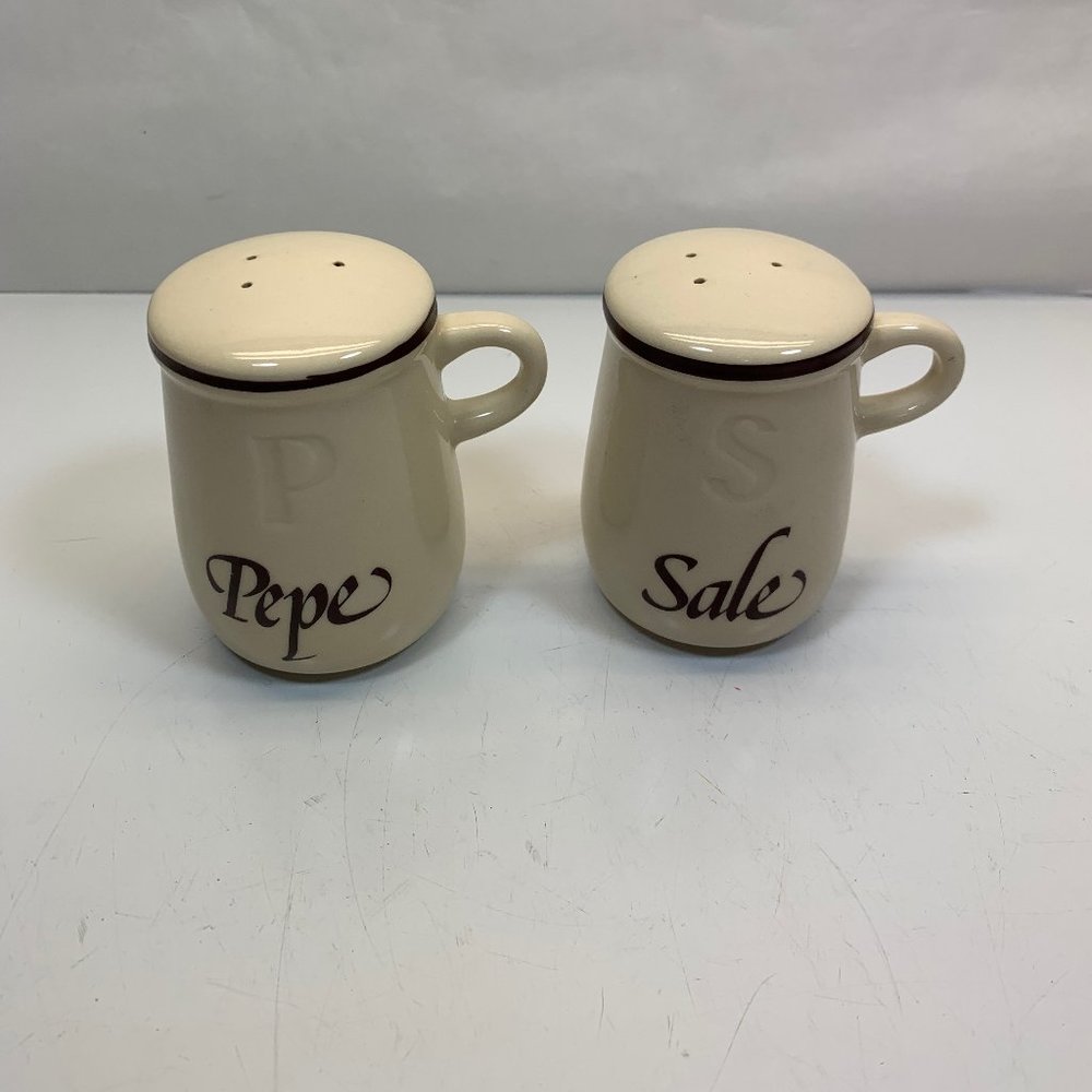 Salt and pepper shaker Pepe Sale Vintage handle ceramic